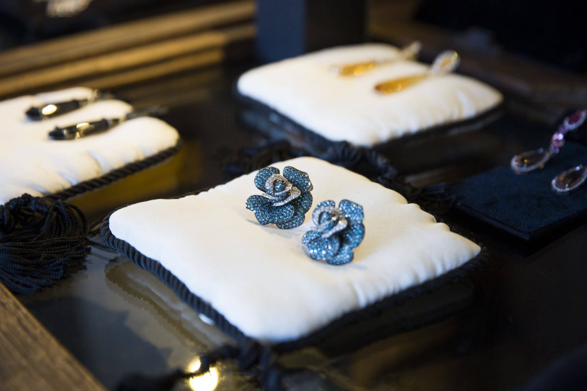 Our Experts Recaps Julls 2016 Jewelry Fizsman Blue