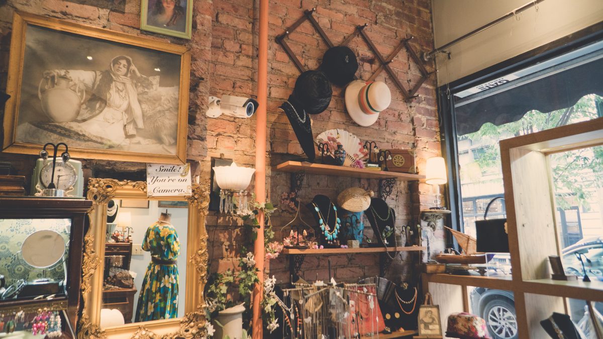 Shop Ladies and Gents Vintage Stores Pippin Vintage Corner