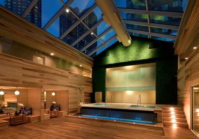 Spa pool The OUT NYC Hotel