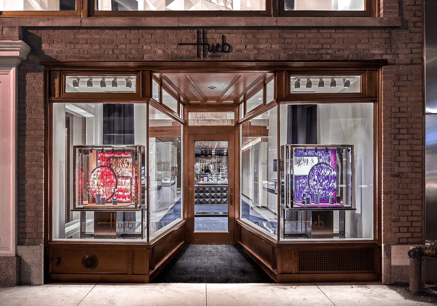 Shop NYC Wedding Hueb Jewelry Façade