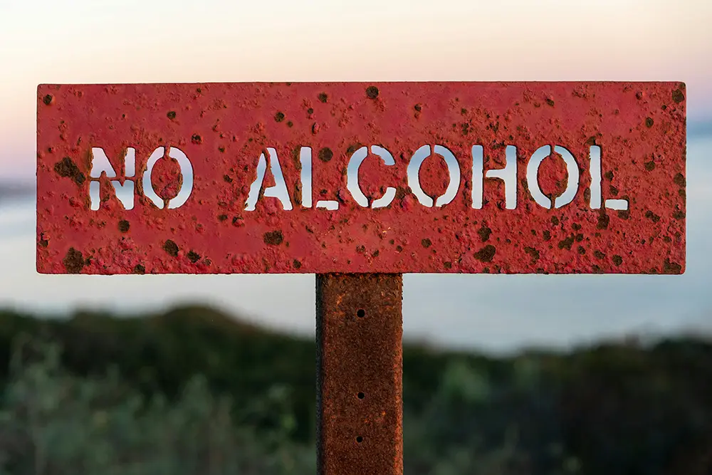 Red sign that says NO ALCOHOL