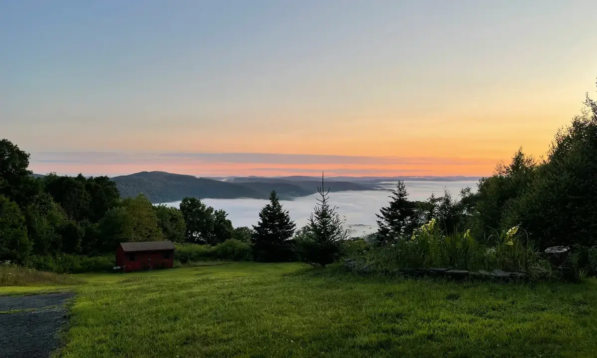 Picture of lake and mountains at Upstate New York
